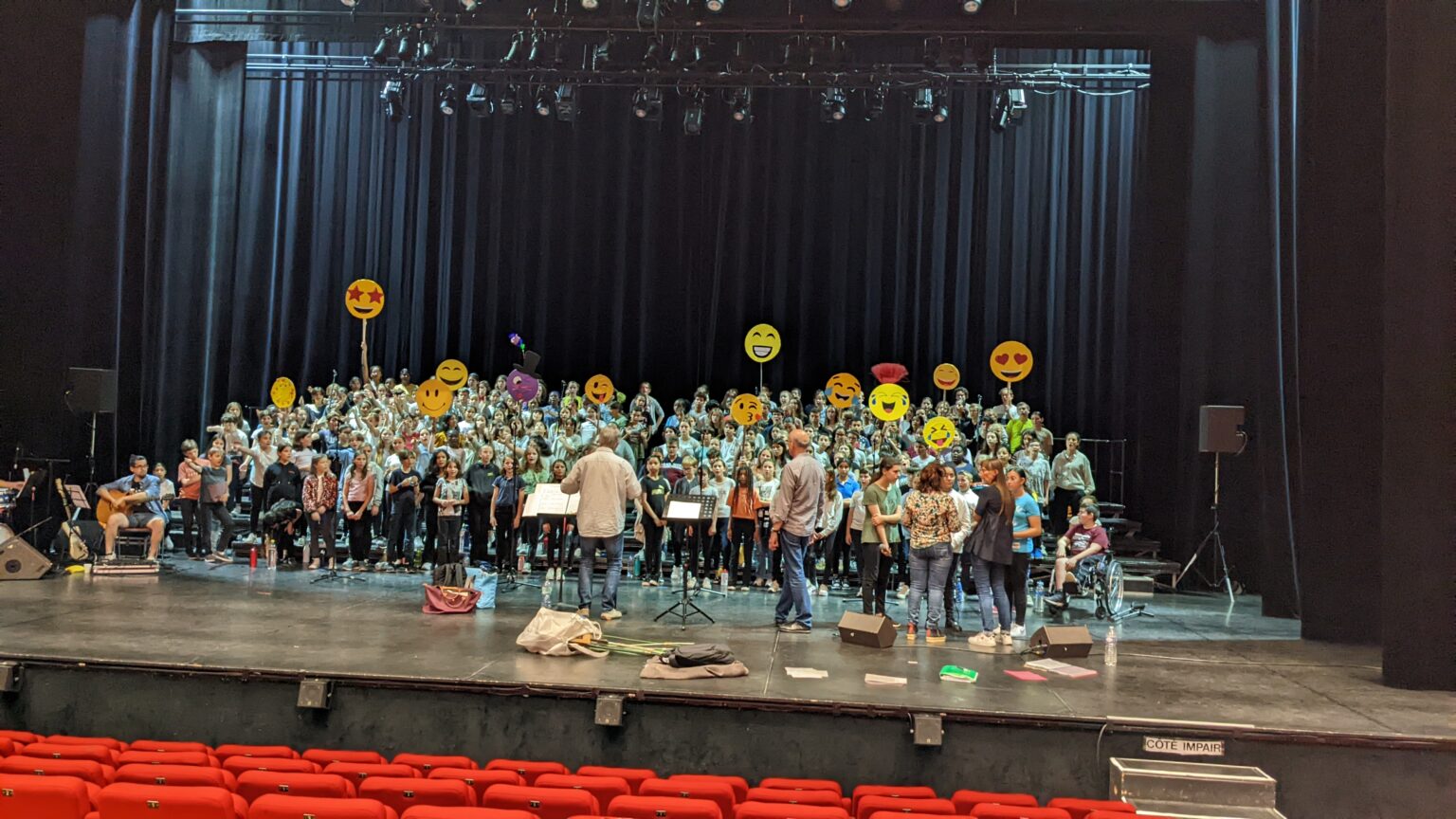 Le spectacle de fin d’année de la Chorale au Toboggan de Décines